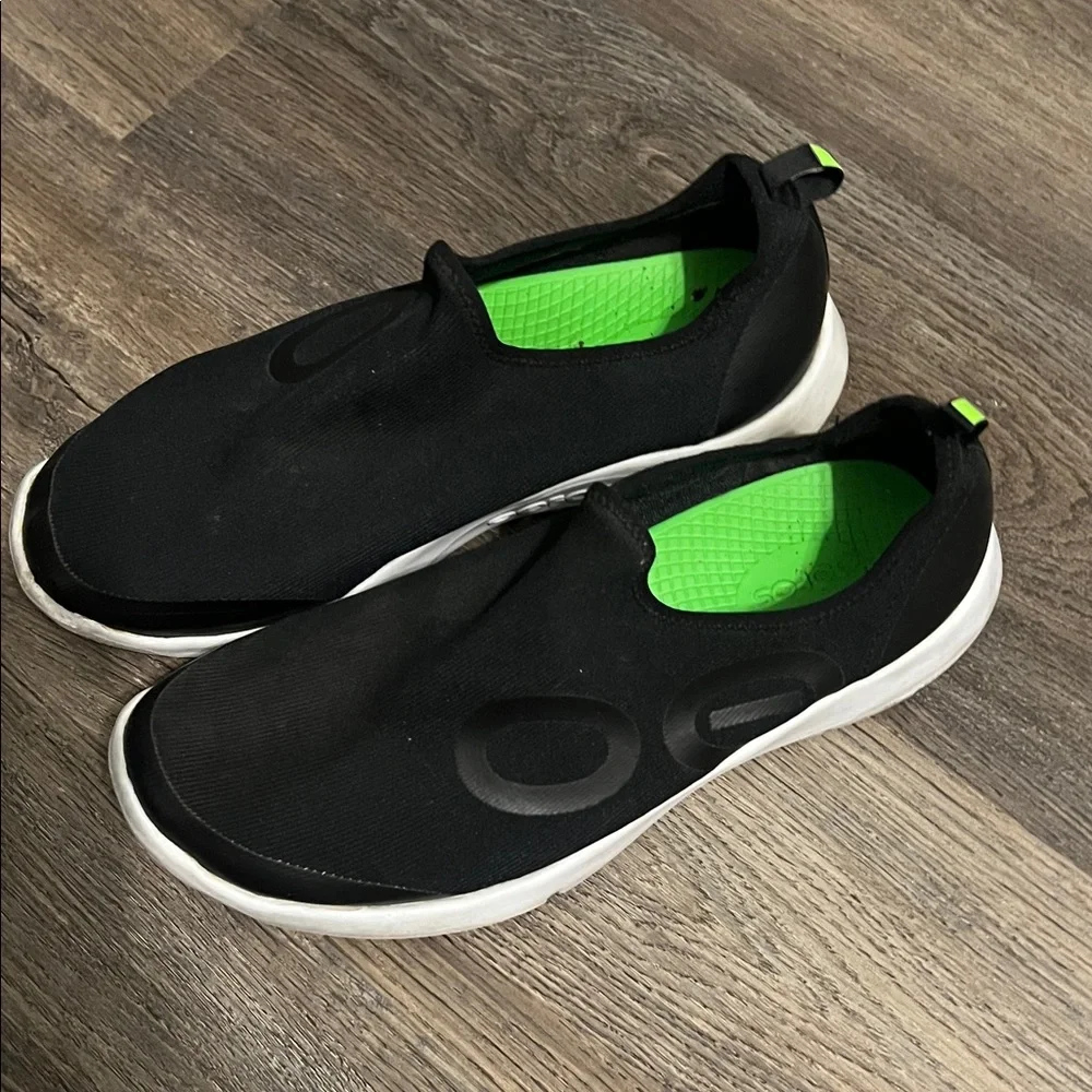 OOFOS OOmg Sport Slip-On Sneaker Shoes Men’s Size 10.5